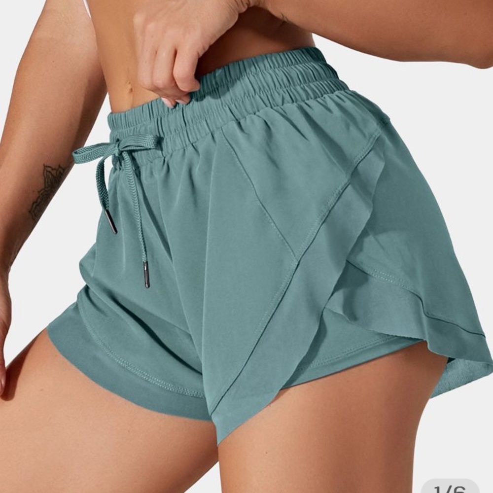 HALARA 2 in 1 flowy mesh shorts
